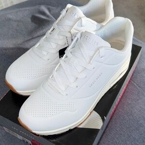 Skechers Street Women's Sneakers - White Size 11 | New in Box